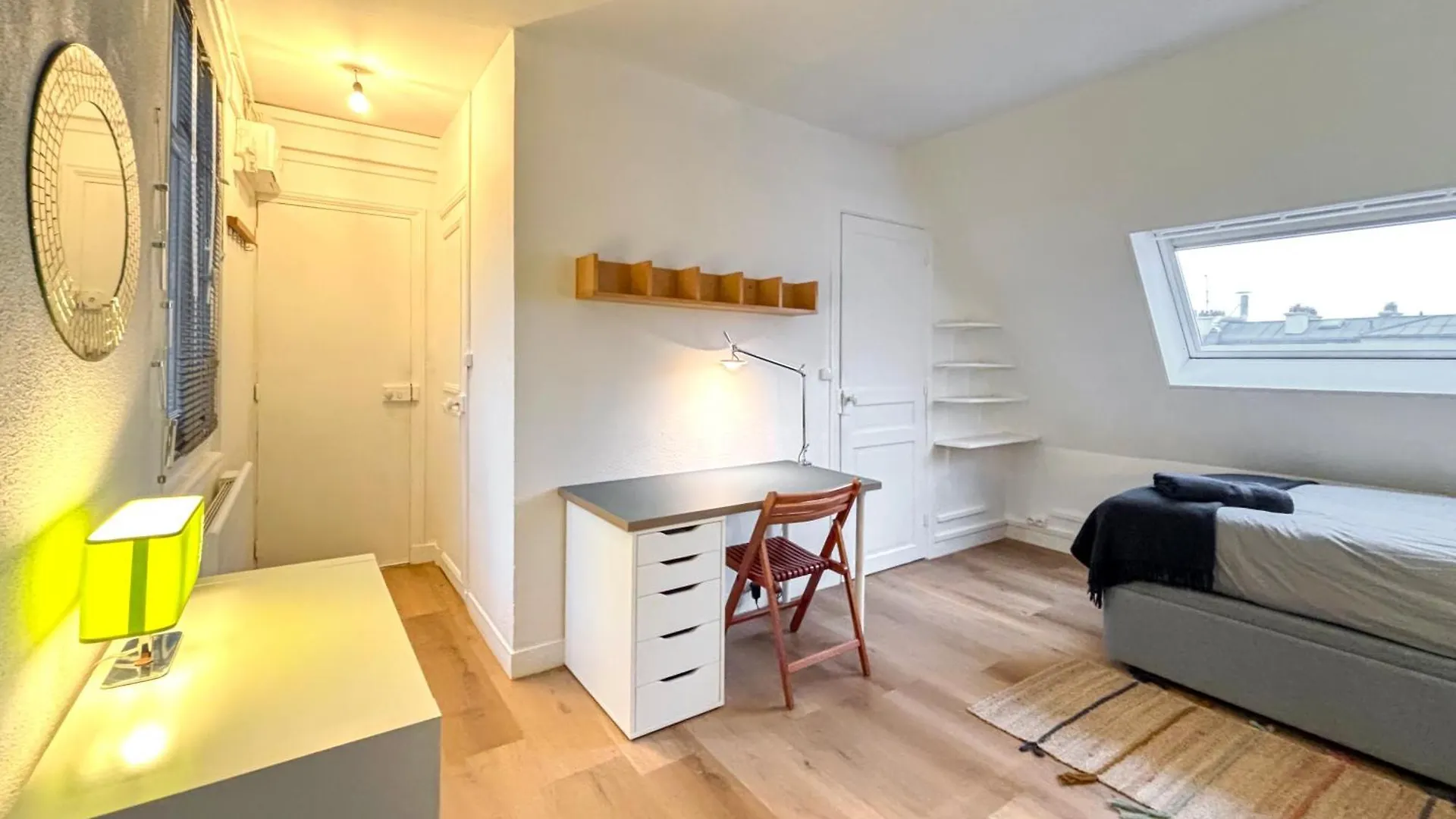Studio Dans Le Quartier Des Martyrs Paris France